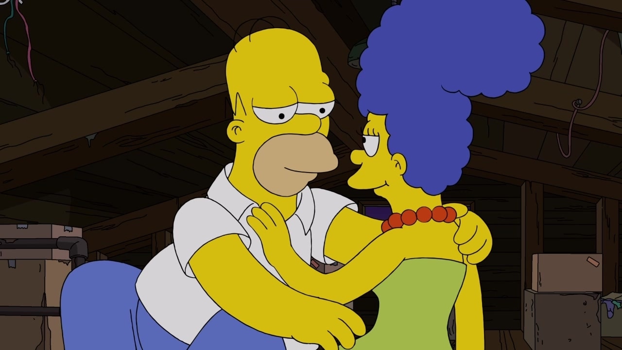 Moe Interrupts Marge And Homer Watch The Simpsons Clips At