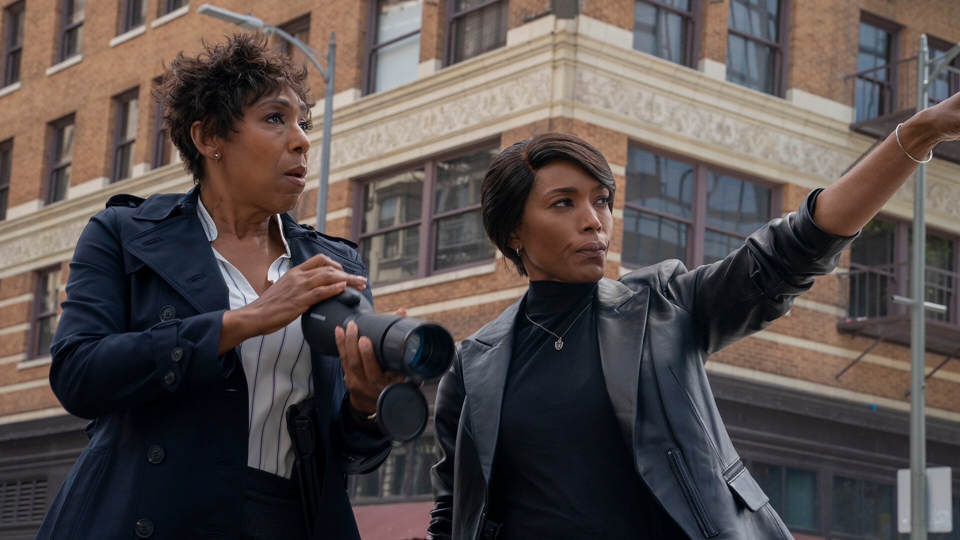 9-1-1 - Saison 5 9-1-1 | Season 5 Premieres Monday, SEP 20 at 8/7c on FOX
