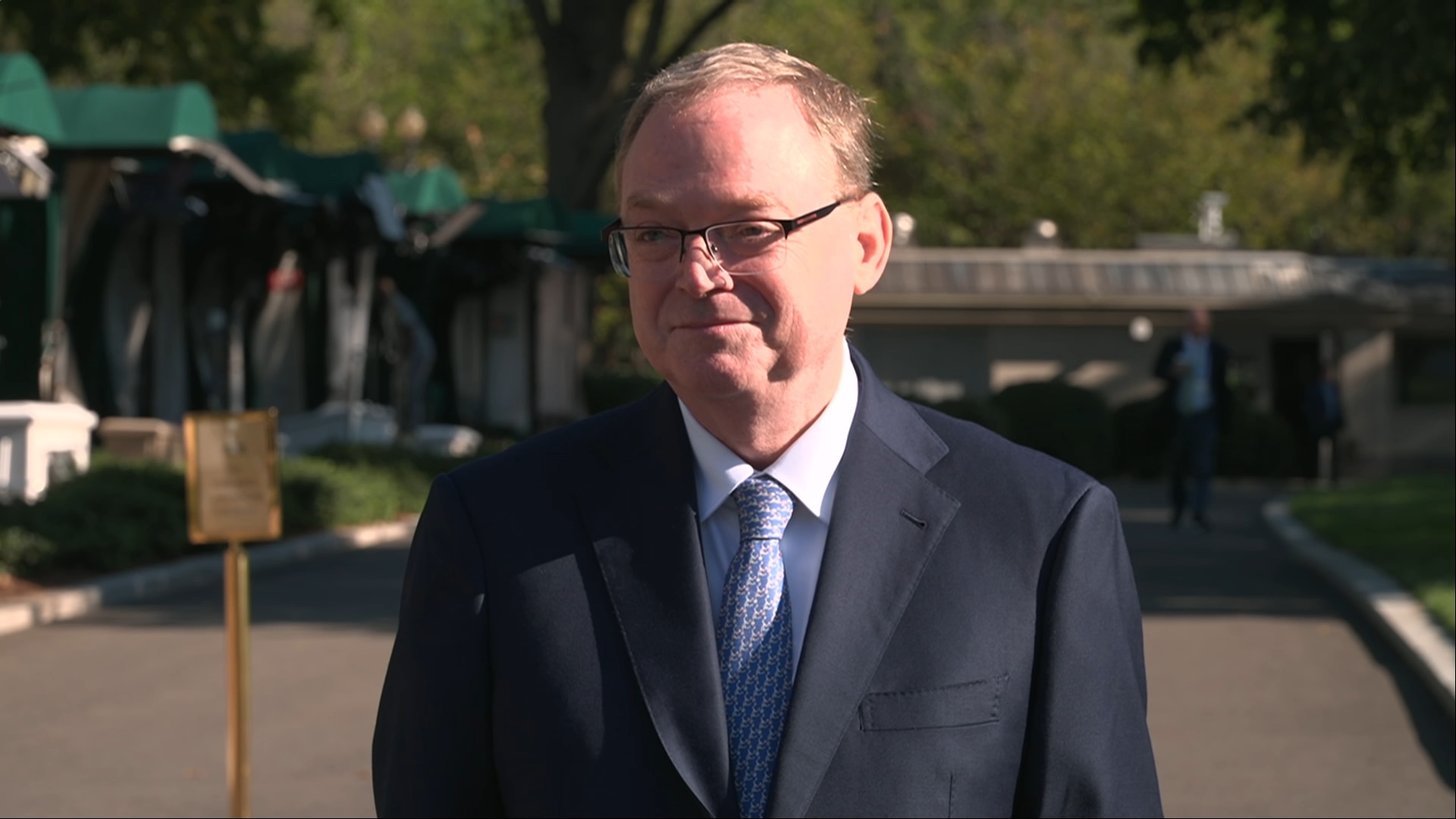 White House News Live - (8/27) Hassett Speaks to Reporters