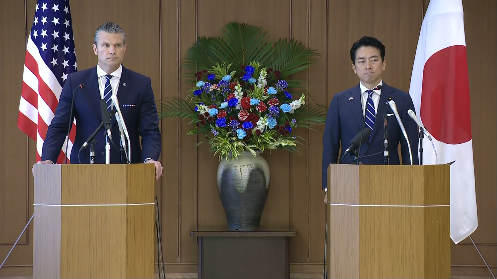 (10/28) Hegseth Meets w/ Japan's Defense Minister