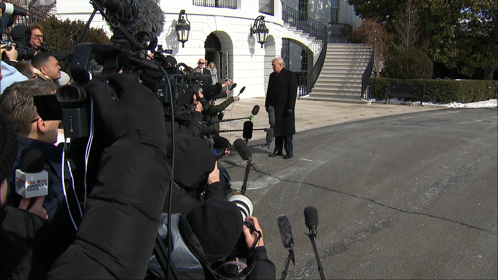 (1/27) Trump Rejects Calls for Noem to Resign