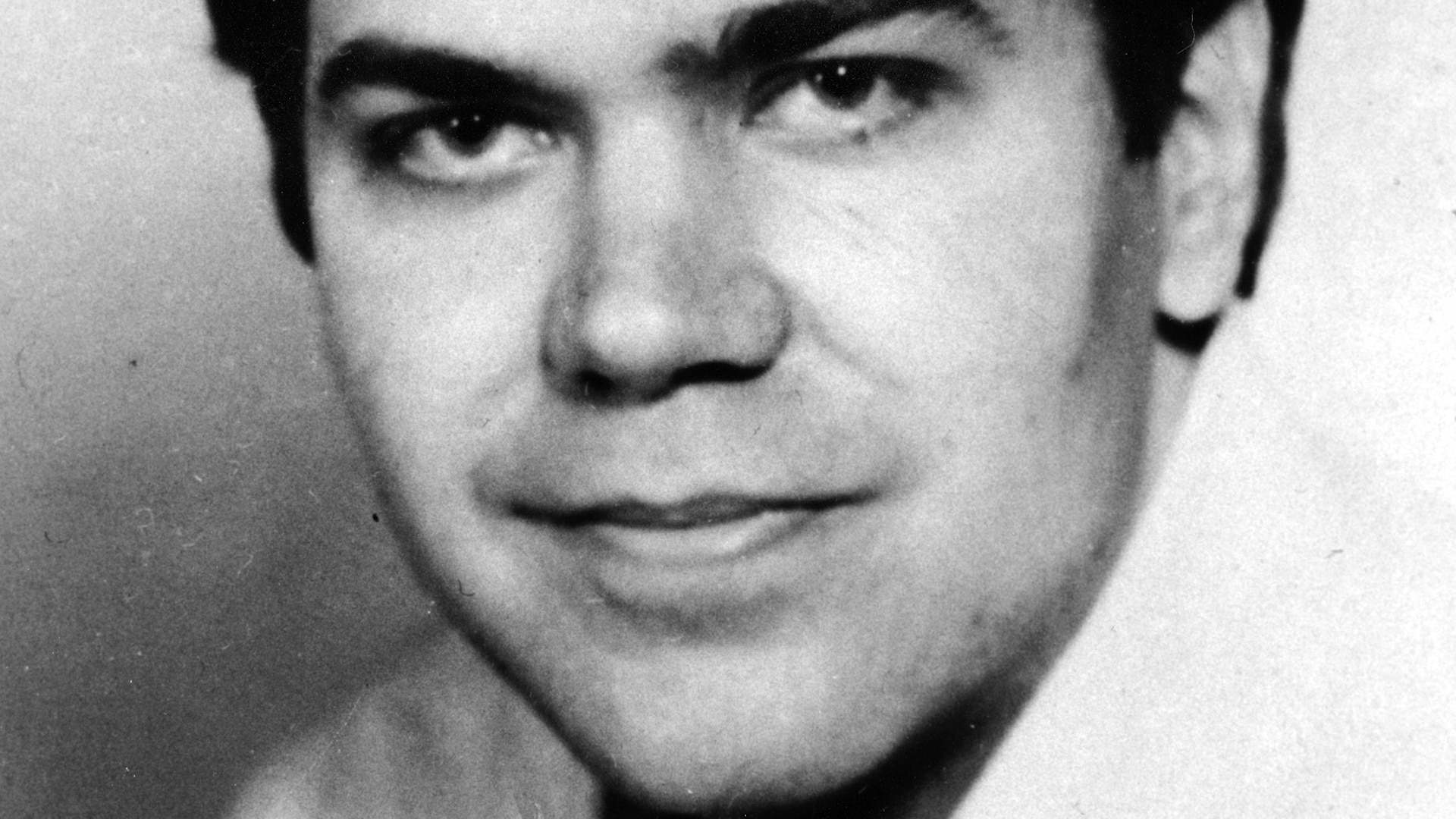 Episode 2: Hinckley's Obsession