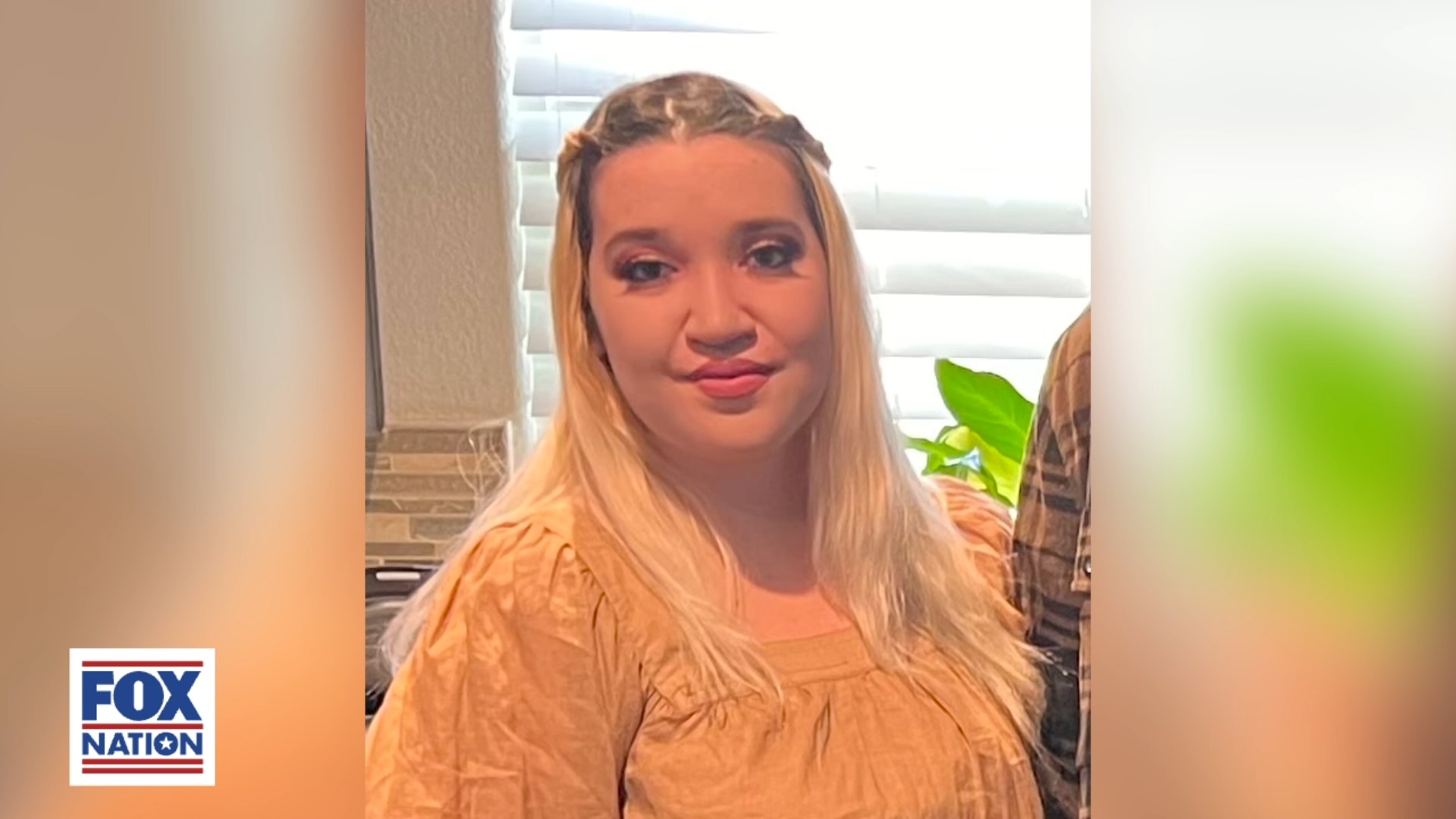 Gorgeous Aeris Hammock, 24, Disappears in Christmas Tour of Homes