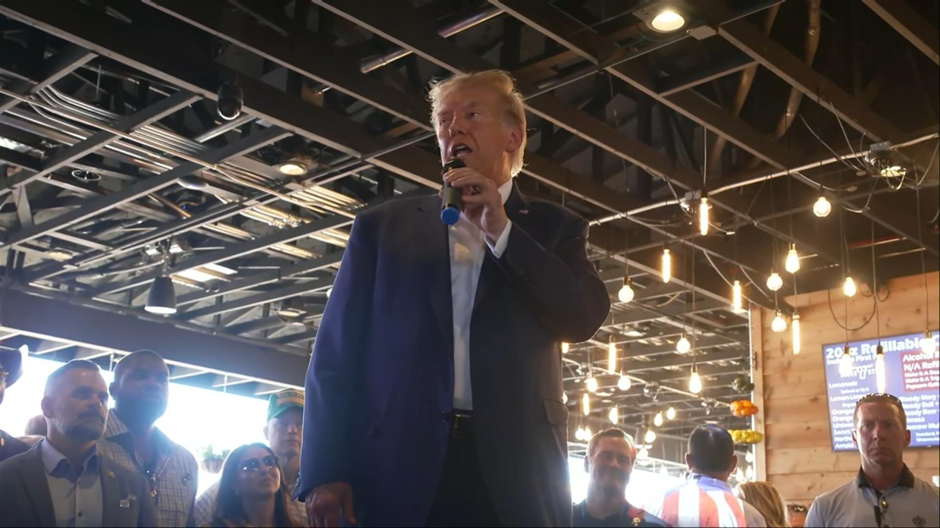 Donald Trump: Des Moines, IA