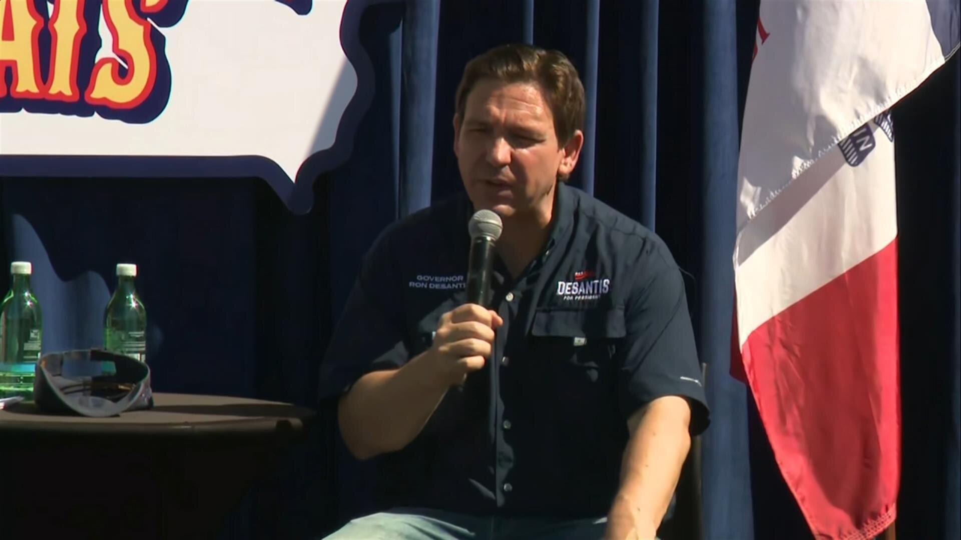 Ron Desantis: Des Moines, IA