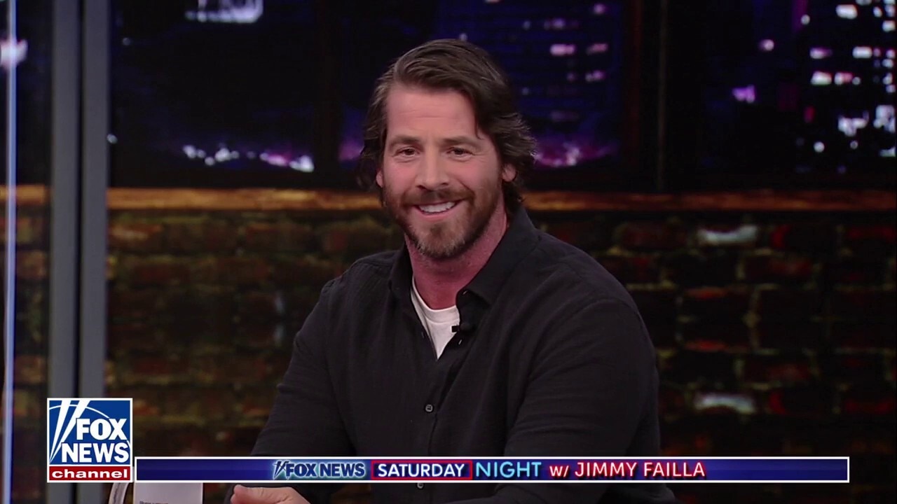 Mick Thomas & The 'Fox News Saturday Night' Panel Discuss Rosie O'Donnell Self-Deporting To Ireland 