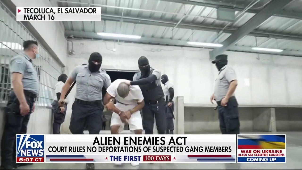 White House set to take court ruling on suspected gang member deportations to Supreme Court