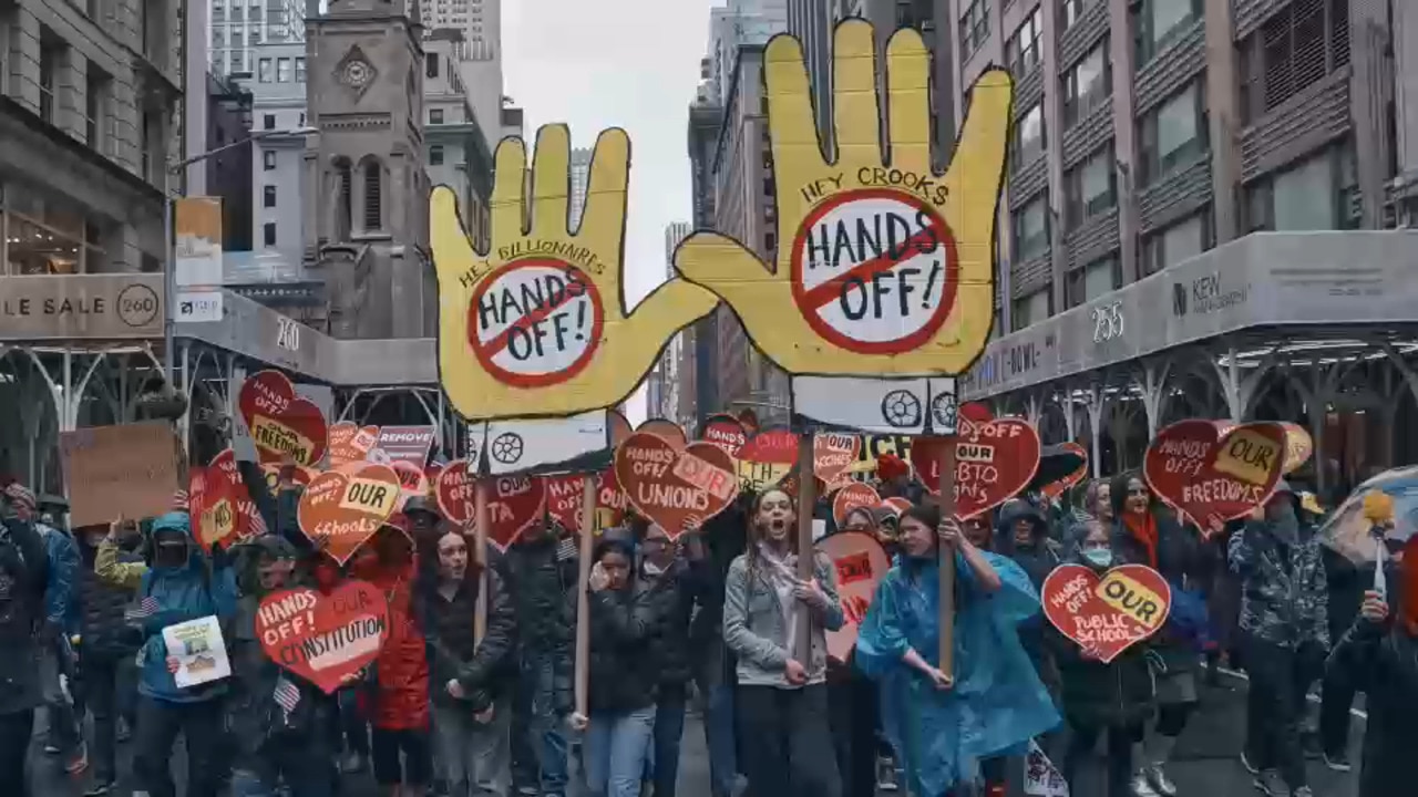 Miles protestan contra Trump y Musk