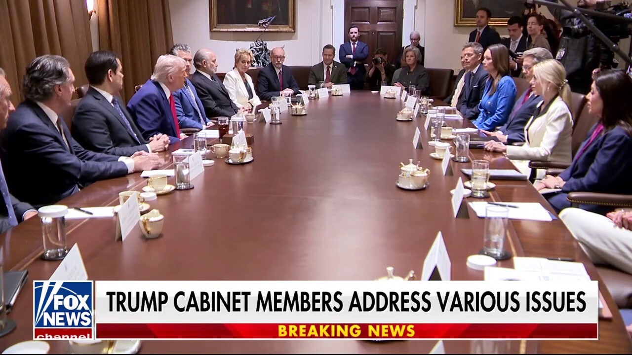 Trump administration touts transparency during roundtable Cabinet meeting