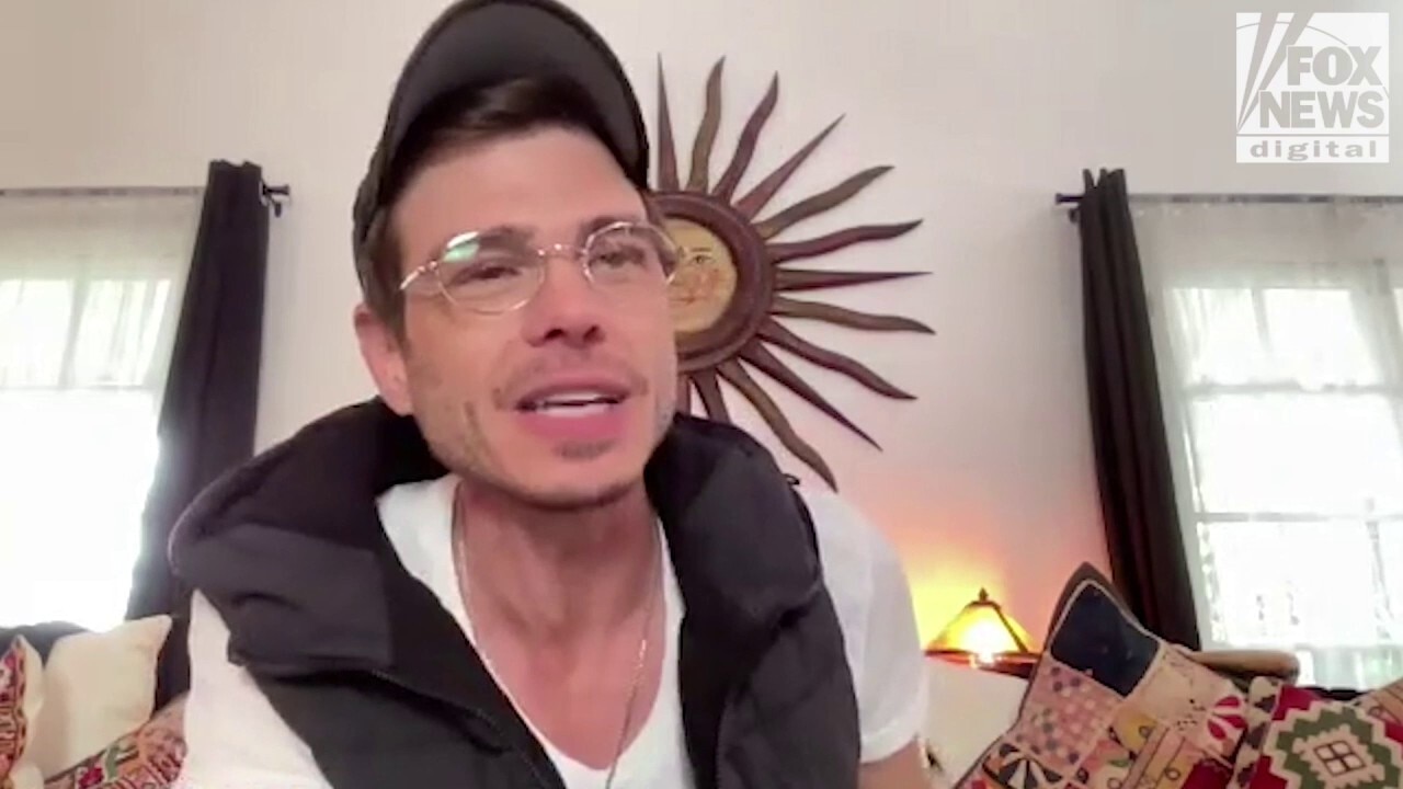 Matthew Lawrence talks working with brothers Joey and Andrew Lawrence