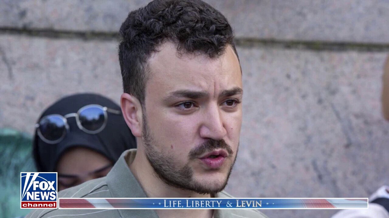 Pro-Hamas demonstrators 'engaging in terrorism' with violent protests, expert says