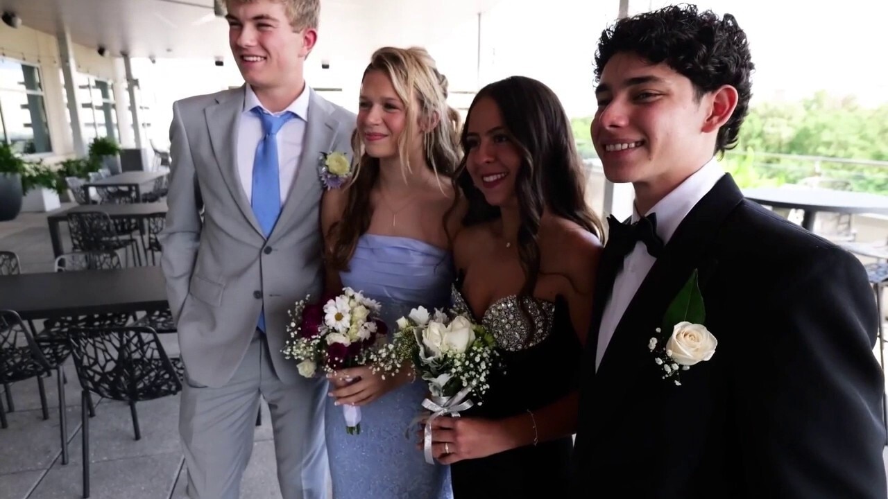 Texas hospital brings prom to high school senior recovering from back injury