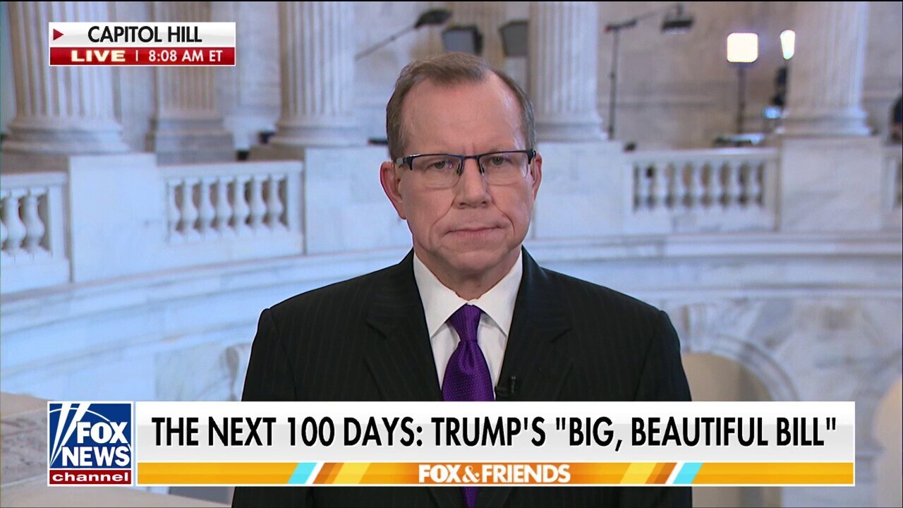 Trump calls out GOP ‘grandstanders’ over spending bill standoff