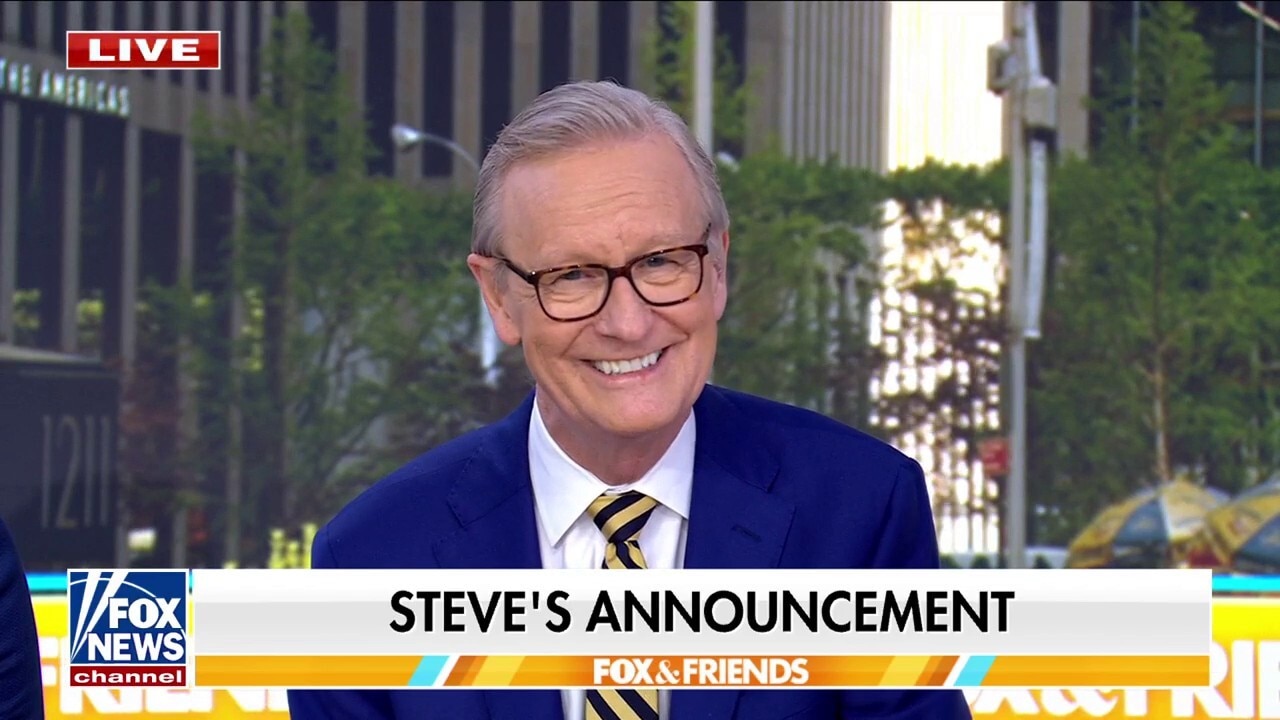 Steve Doocy makes announcement on 'Fox & Friends'