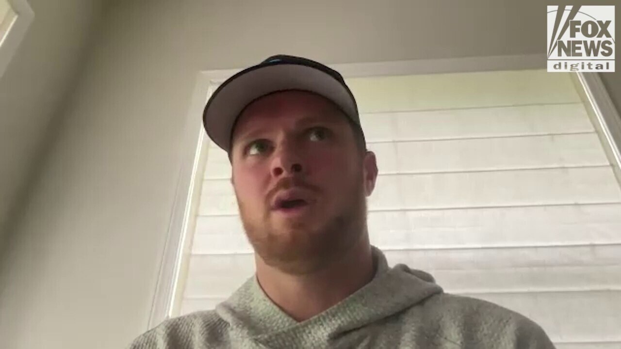 Seahawks new QB Sam Darnold gives advice to Shedeur Sanders