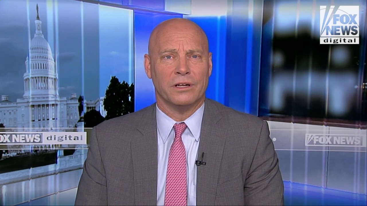 Trump no tax on tips plan 'somewhat gimmicky,' former WH aide says