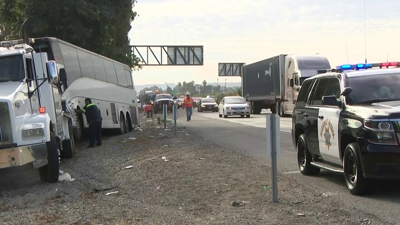 Fatal tour bus crash in Los Angeles leaves 1 dead, 32 injured