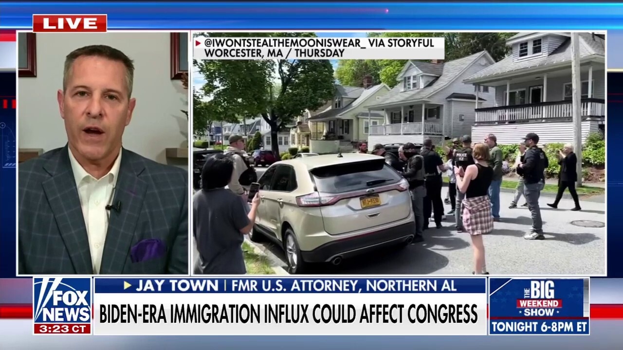 Illegal immigrants are creating a 'swelling' of Dems in the electoral college, says former US attorney