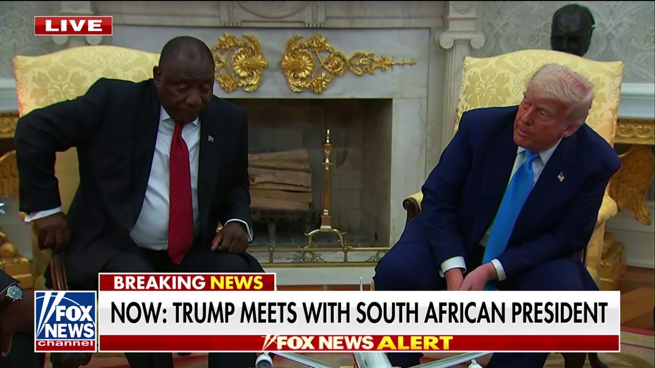  Trump, South African president watch videos on alleged killings of white farmers during White House meeting