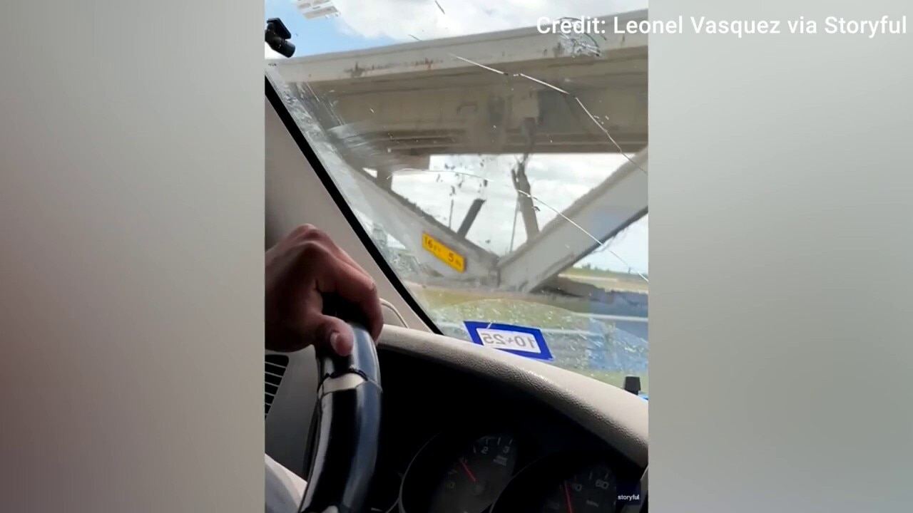 Texas overpass collapse caught on video