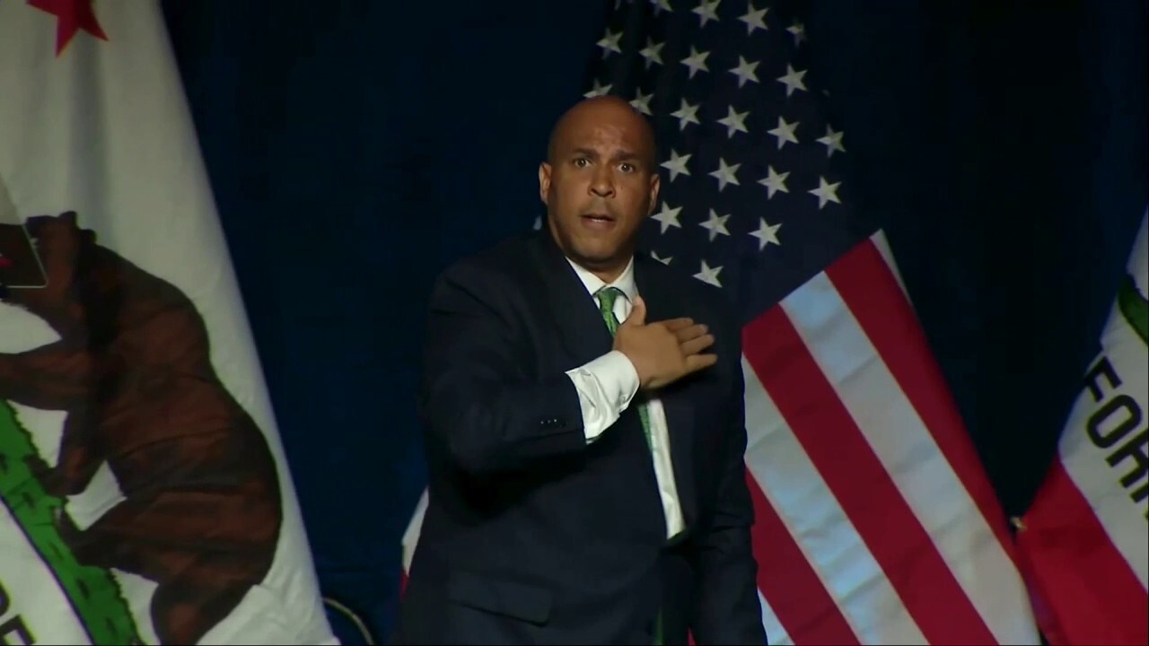 Sen. Booker dragged on social media for alleged ‘Nazi salute’ to California Dems