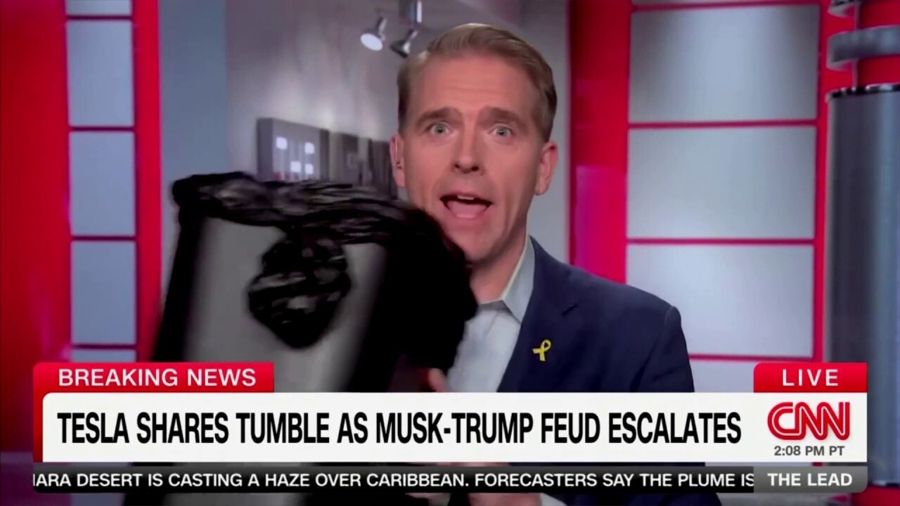 CNN's Scott Jennings sticks head in trash to demonstrate GOP reaction to Trump-Musk feud