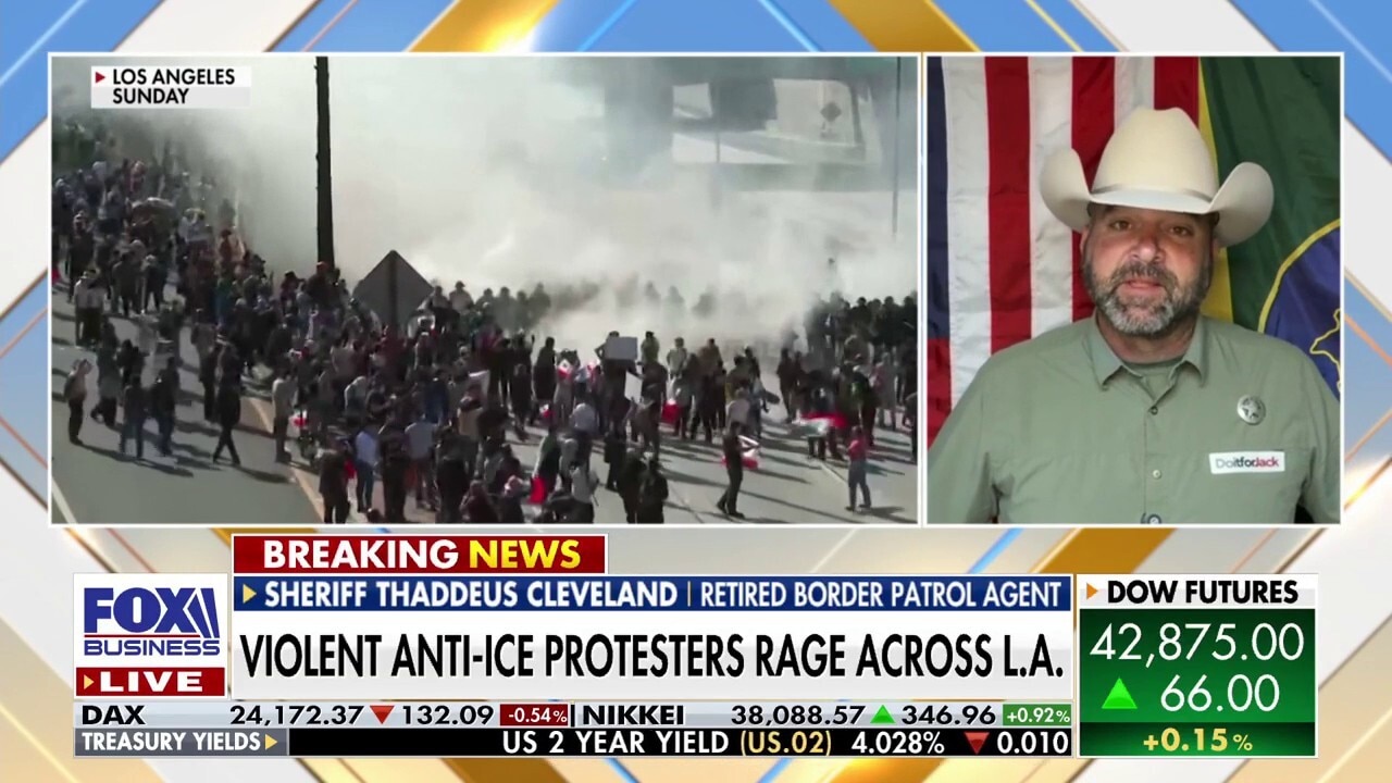 Texas sheriff warns over a border 'band-aid' and calls for Congress to 'step up'