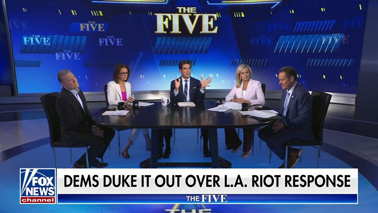 ‘The Five’ considers how Democrats are still on the wrong side of immigration issue