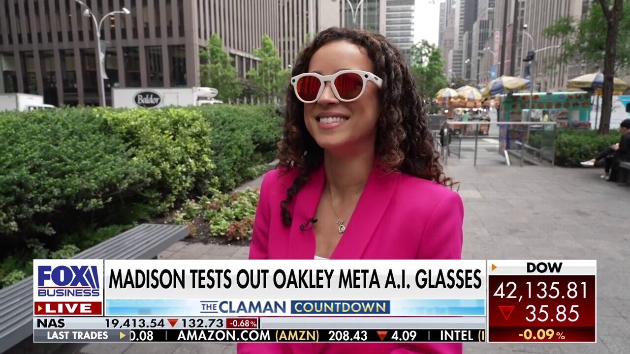 Meta partners with Oakley to develop new AI glasses