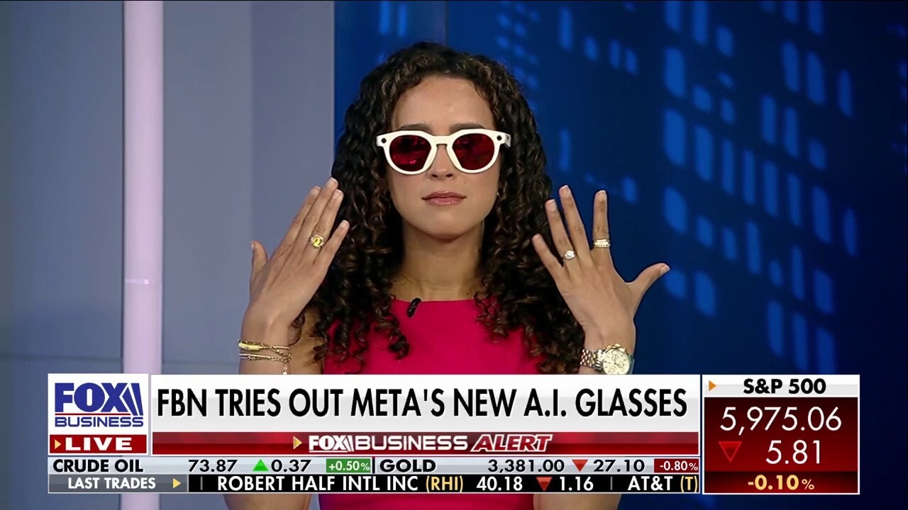 Meta and Oakley introduce AI-powered glasses 