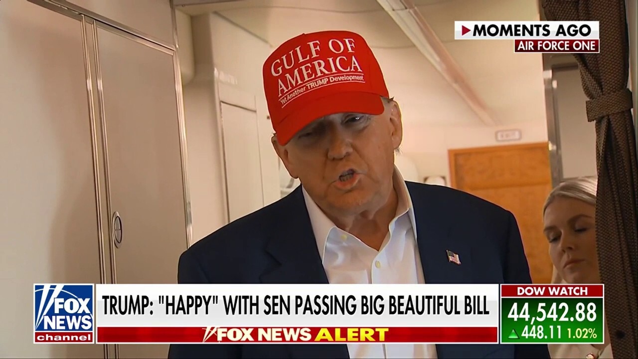 Trump applauds ICE’s ‘fantastic job’ of deporting illegal migrants