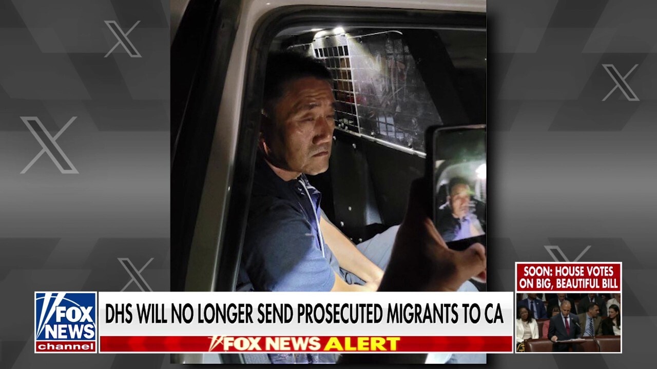 DHS halts migrant flights to California over sanctuary policies