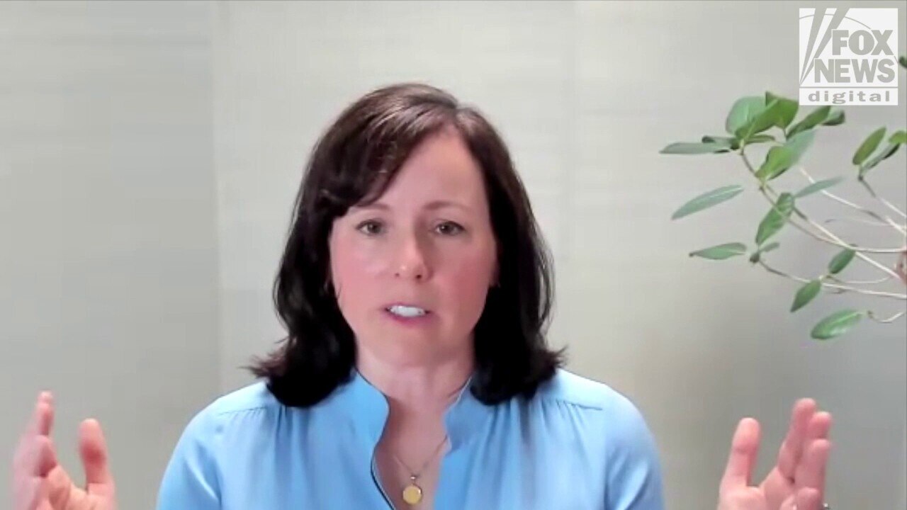 Former women's college athletes Kim Jones, Marshi Smith reflect on the Lia Thomas controversy