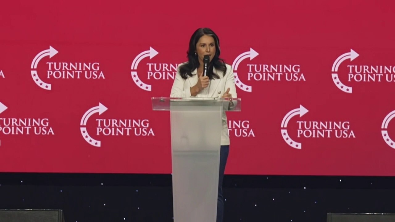 Gabbard shares anecdote about President Trump and Declaration of Independence in the Oval Office