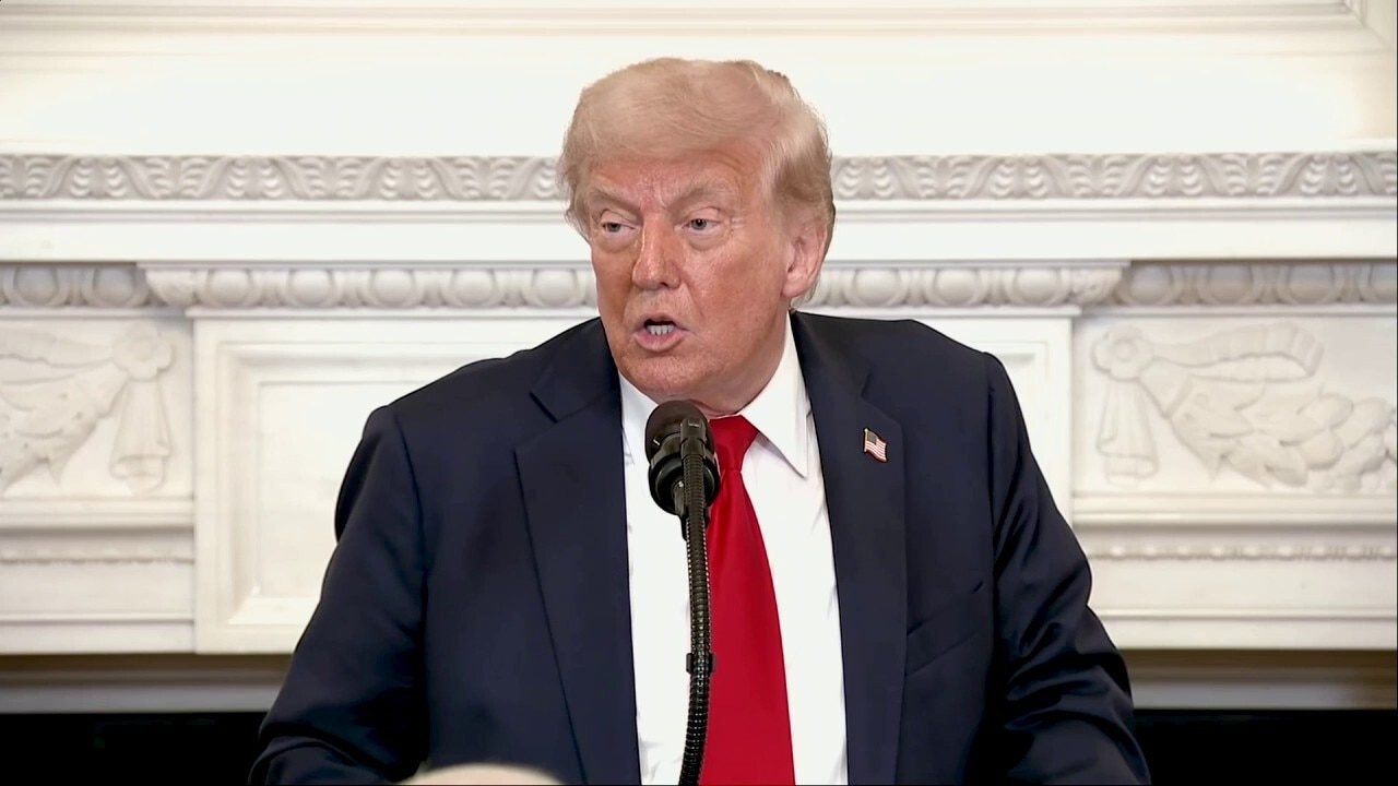 Trump calls Fed's Powell a 'knucklehead'