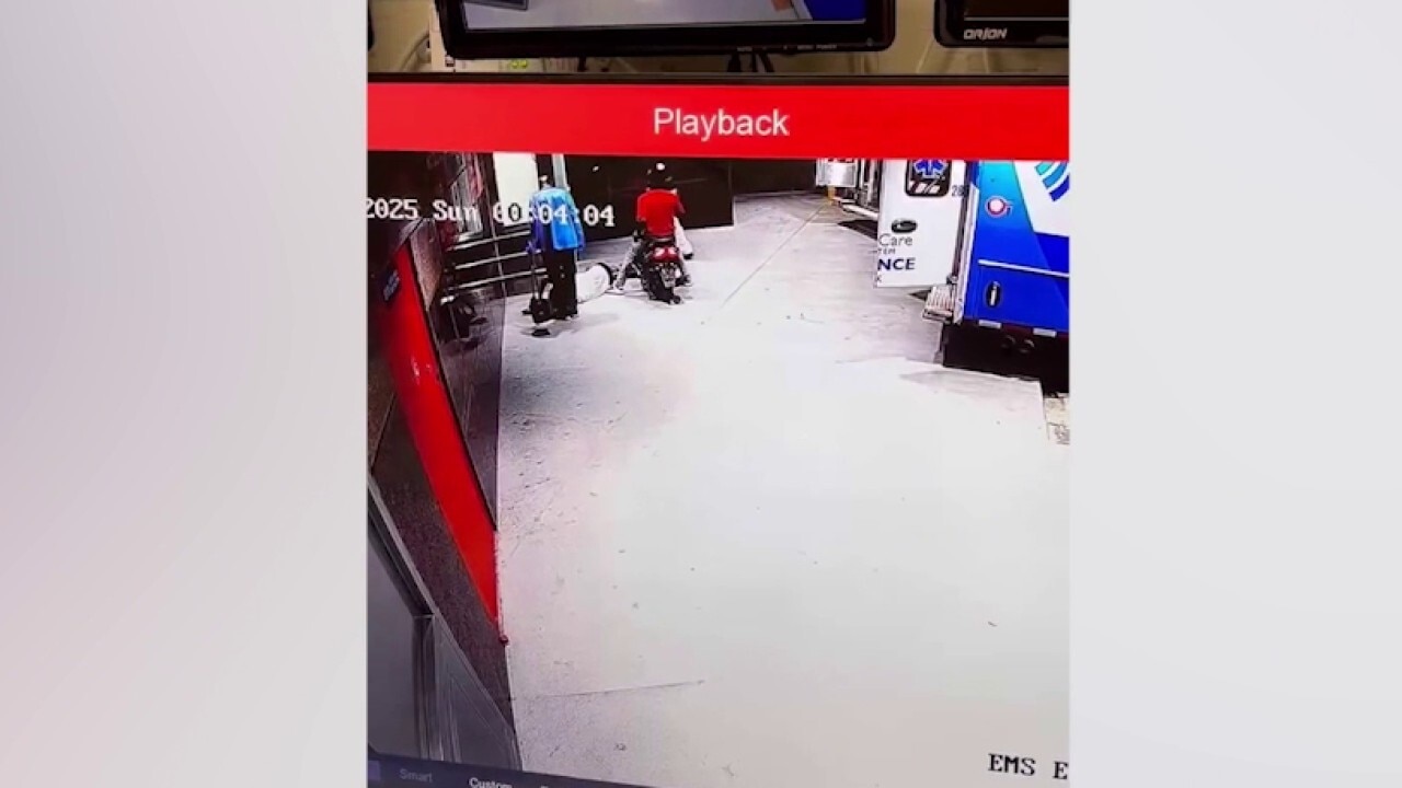 DHS releases video of illegal alien suspect in off-duty agent's shooting being dumped at hospital