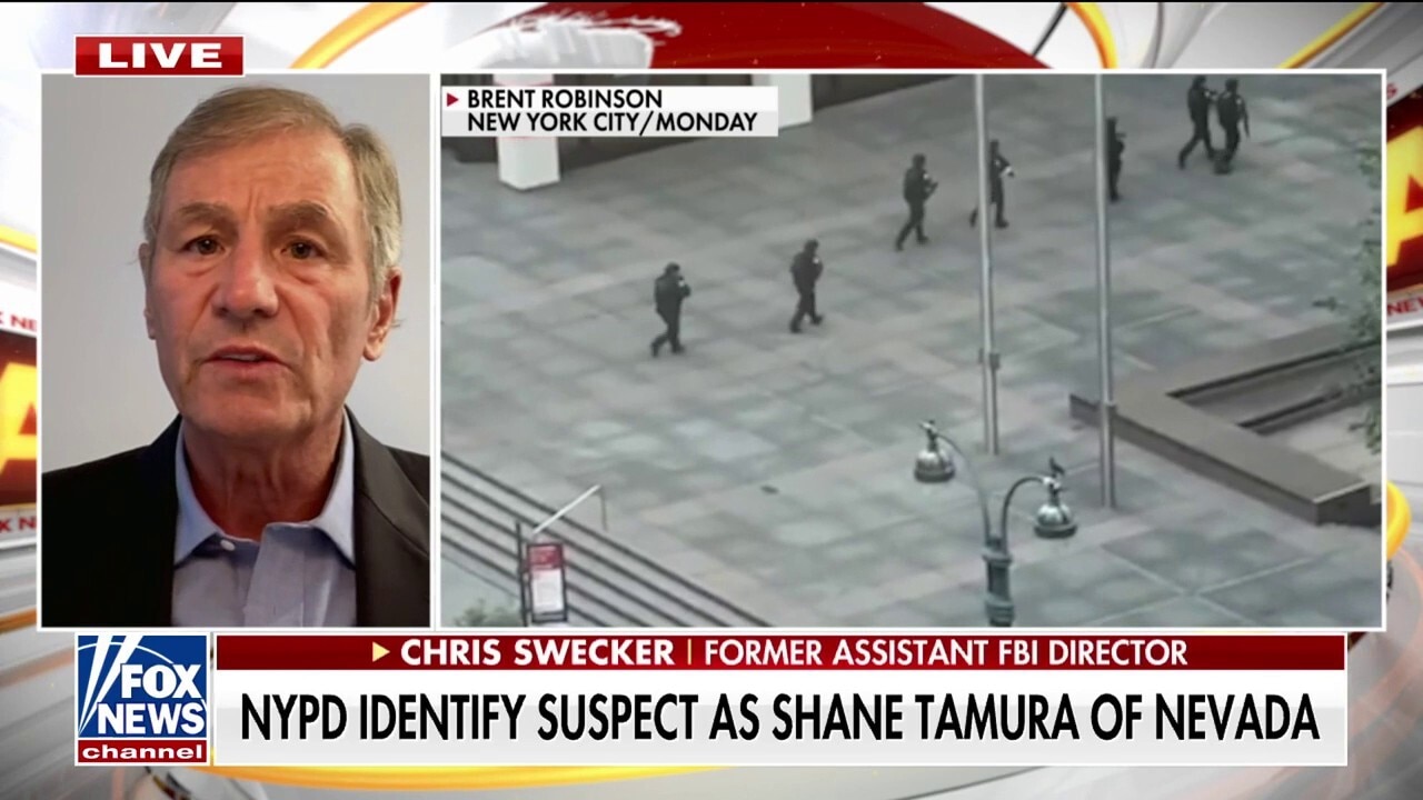 Former FBI assistant director says investigators likely have 'good picture' of NYC gunman's motive