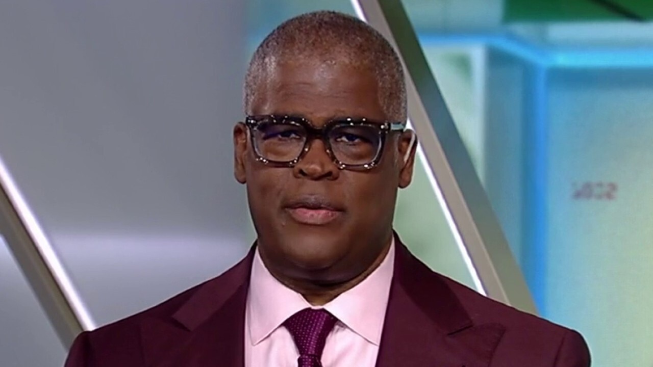 Charles Payne: Investors continue to put massive amounts of cash here