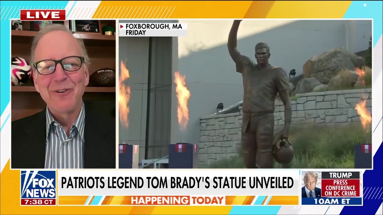 Brady takes jab at old rival during statue unveiling