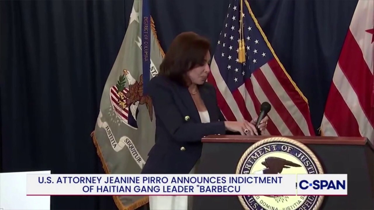 Jeanine Pirro claps back at reporters over D.C. crime questions at Justice Department press event
