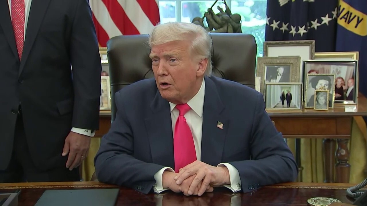 Trump talks Smithsonian review, calls for museums to 'fairly' represent US history