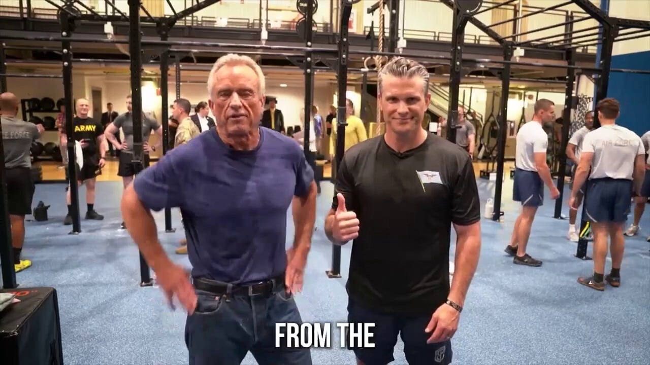 RFK Jr., Hegseth compete in workout challenge 