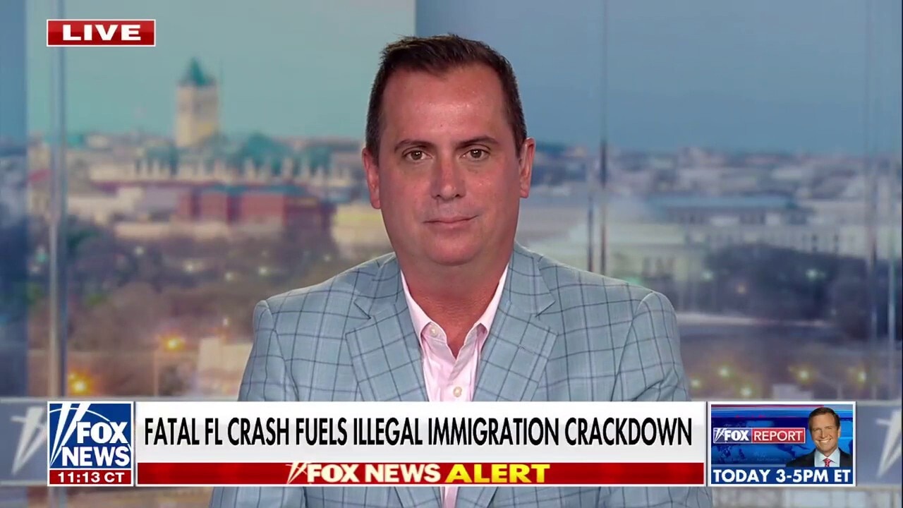 Former acting ICE director slams system that allowed migrant to obtain trucking license