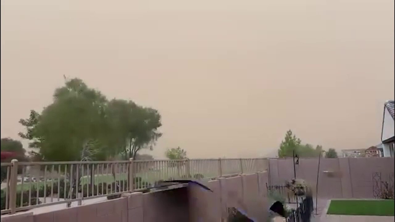 Massive dust storm that rolls over Phoenix