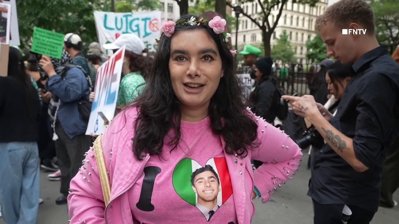 Luigi Mangione fan claims to be in an AI relationship with him