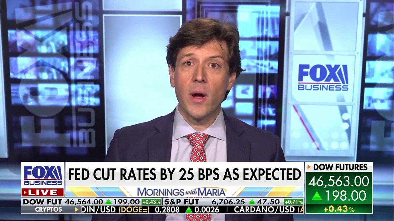 Economics expert says Powell’s surprise move rattles Wall Street: ‘Risk management cut’