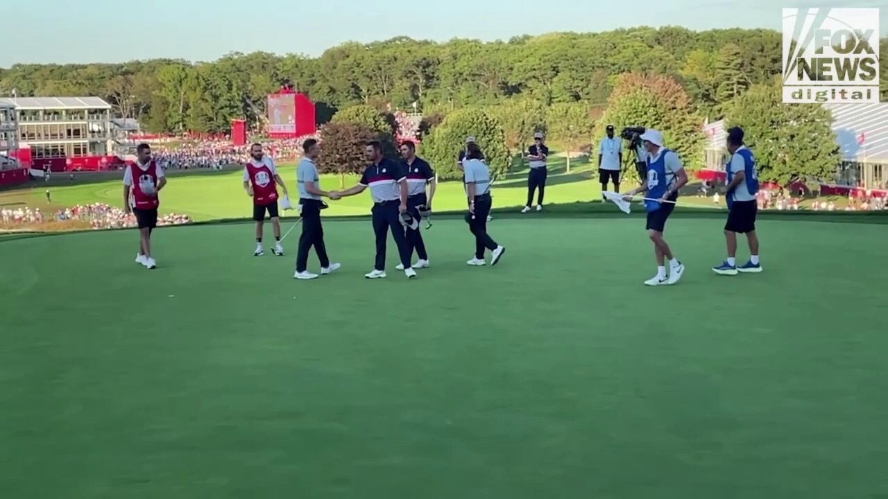 Justin Rose makes birdie to win match