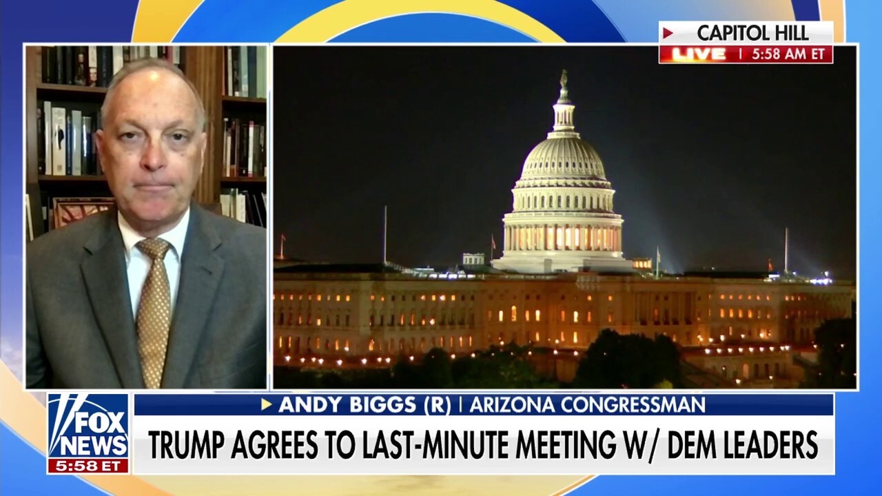 Trump agrees to last-minute meeting with Democrats on government shutdown