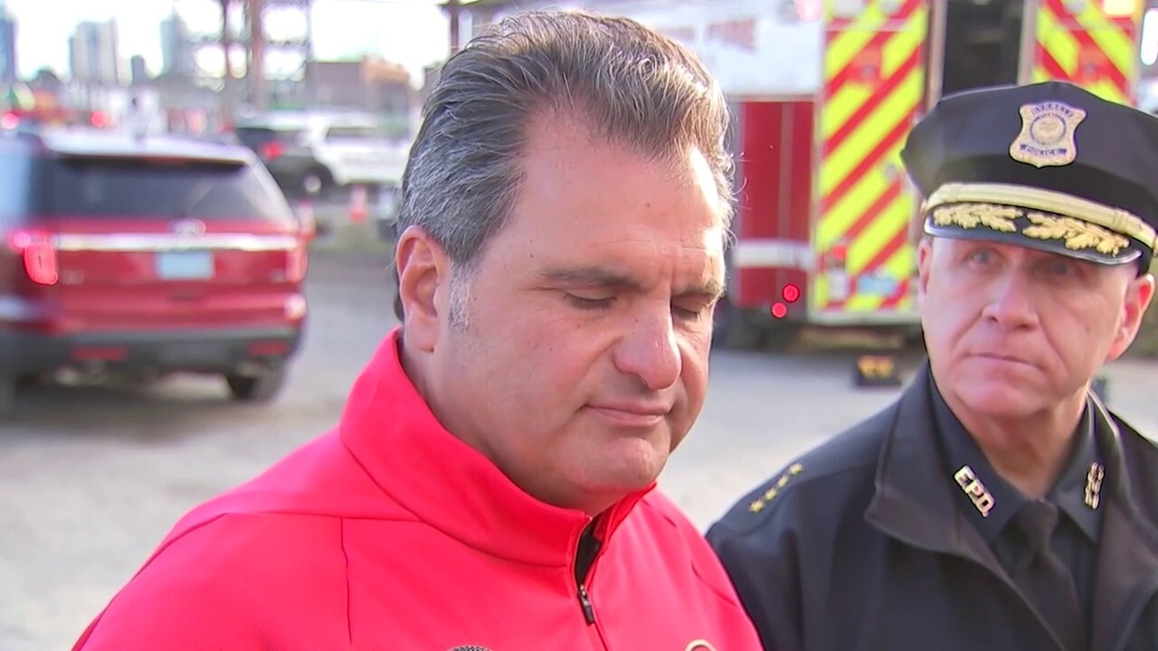 Everett mayor confirms 2 dead in crane disaster near Boston