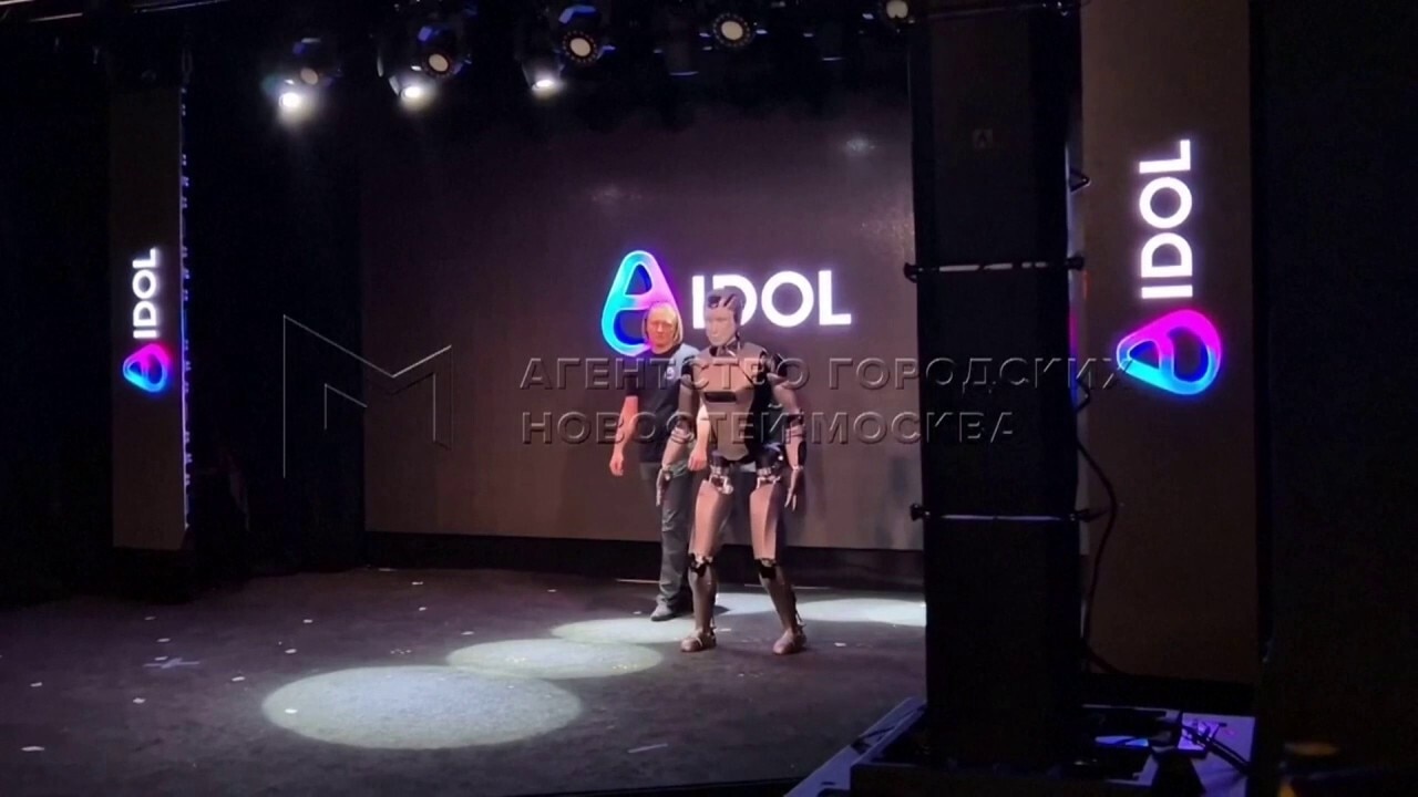 Russia's first AI robot falls face-first in debut